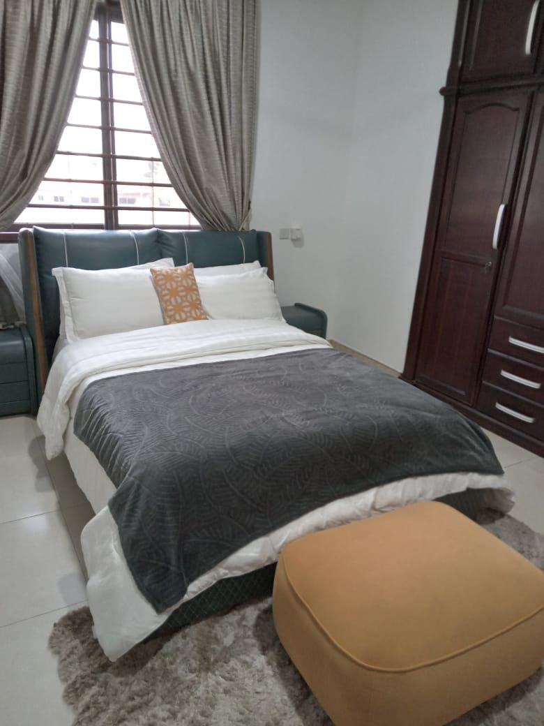 Modern Short-Stay 3-Bedroom Apartment Adenta — Flexible Weekly & Monthly Rates